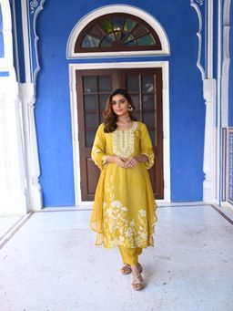 Mahee Jaipur - Ikhtiyar Yellow Muslin Embroidered Kurta With Pant And Dupatta
