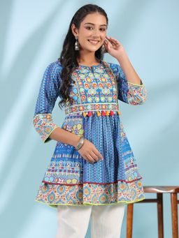 Juniper - The Sujani Blue Floral Printed Pure Cotton Tunic with Thread Work