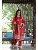 Red color option, Sold out, Currently selected