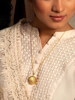 Neeta Boochra - 925 Sterling Silver 22K Gold Plated Pendant Necklace