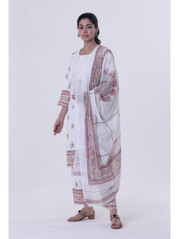 Tjori - White Color Cotton Dupatta with Motif
