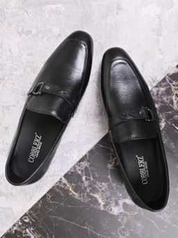 Cobblerz - Men Black Textured Loafers