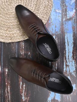 Cobblerz - Men Brown Solid Oxfords