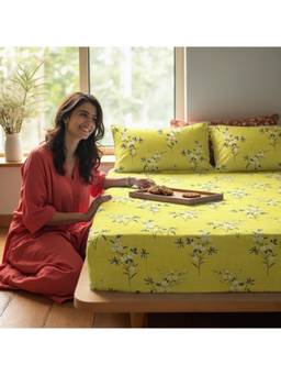 AURAVE - Green Printed Cotton Blend King Fitted Bedsheet with 2 Pillow Covers
