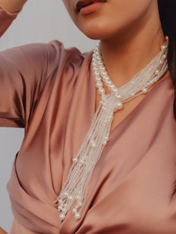 Anaash - White Interlocked Necklace