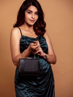 Horra - Black Shimmer Clutch