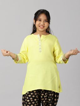 KiddoPanti - Girls Yellow Rayon 3/4Th Sleeve Short Kurta
