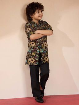 Vastramay - Black Floral Cotton Kurta with Pyjama for Boys