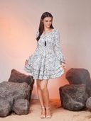 Off White color option