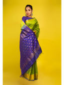 Green color option, Sold out, Currently selected