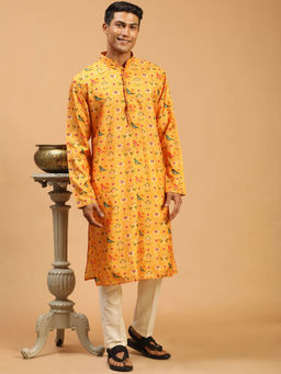 Vastramay - Men Yellow & Cream Cotton Silk Kurta Pyjama (Set of 2)