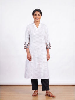 Barara Ethnic - White Embroidered Cotton Flex Straight Kurta