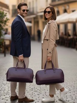 Yelloe - Cherry Unisex Textured Duffle Bag - Wine