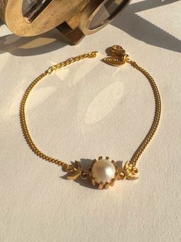 Amaltaas - White Moon Pearl Bracelet