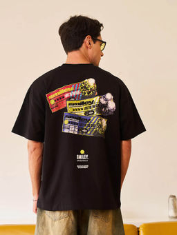 Bonkers Corner - Smiley Lost In The Beat Oversized T-shirt