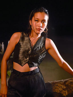 TheRealB - There Alb Vest