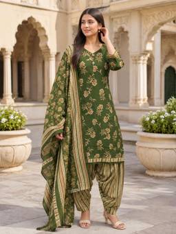 Rajnandini - Women Green Cotton Kurta with Bottom and Dupatta