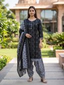 Black color option, Sold out, Currently selected