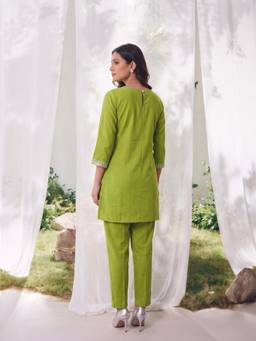 Rangita - Women Green Polyviscose Kurta and Pant