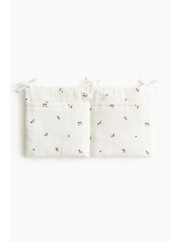 H&M - White Muslin Nursery Organiser