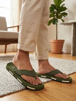 Carlton London - Men's Glitter Detailed Strap Cushioned Summer Flipflops - Olive