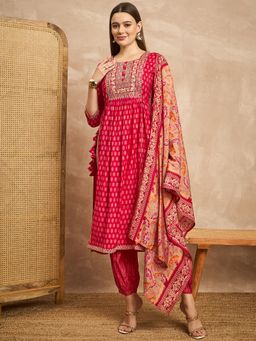 CHETI - Women Raw Silk Printed Red Kurta And Pant With Dupatta