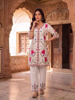 INDDUS - Women Floral Thread Embroidered Co-Ords Set