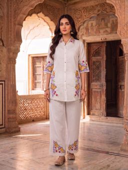 INDDUS - Women Floral Thread Embroidered Co-Ords Set