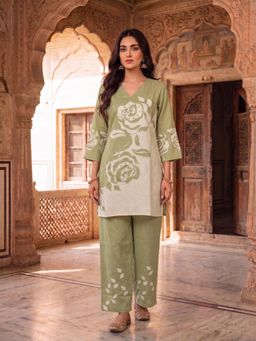 INDDUS - Women Floral Printed and Thread Embroidered Co-Ords Set