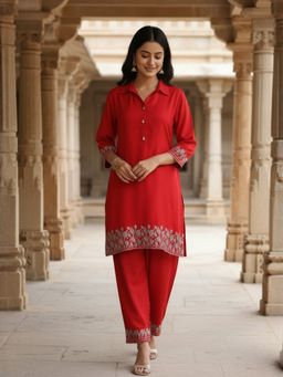 INDDUS - Women Floral Thread Embroidered Co-Ords Set
