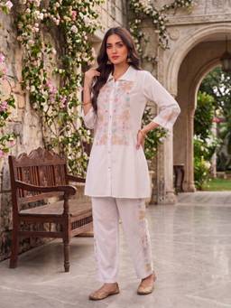 INDDUS - Women Floral Thread Embroidered Co-Ords Set