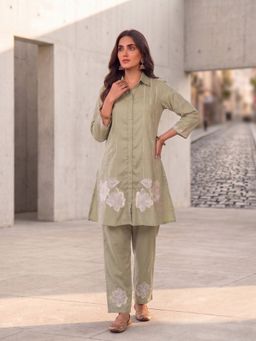 INDDUS - Women Floral Thread Embroidered Co-Ords Set