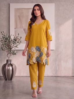 INDDUS - Women Floral Thread Embroidered Co-Ords Set