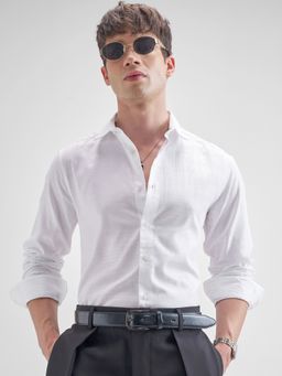 HIGHLANDER - Men White Jacquard Solid Evening Party Shirt