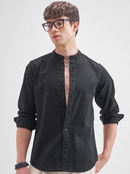 HIGHLANDER - Men Black Dobby Textured Mandarin Collar Casual Shirt
