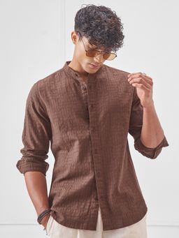HIGHLANDER - Men Brown Dobby Textured Mandarin Collar Casual Shirt