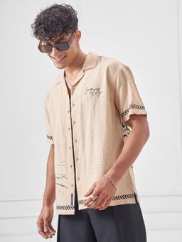 HIGHLANDER - Men Tan Printed Notched Lapel Boxy Casual Shirt