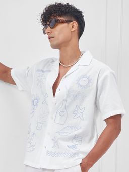 HIGHLANDER - Men White Placement Embroidered Notched Collar Relaxed Casual Shirt