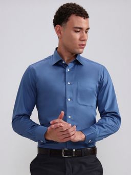 JadeBlue - Men Blue Pure Cotton Solid Slim Fit Formal Shirt