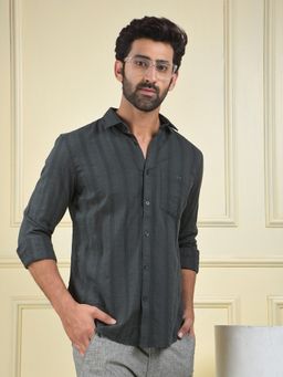 CRIMSOUNE CLUB - Men Green Vertical Stripes Pure Cotton Casual Shirt