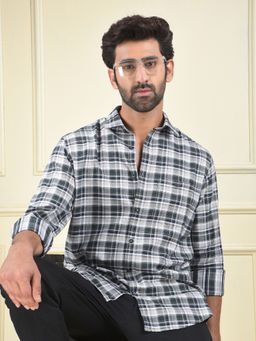 CRIMSOUNE CLUB - Men Green Checked Casual Shirt