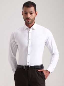 Wyre - Men White Pure Cotton Geometric Slim Fit Formal Shirt