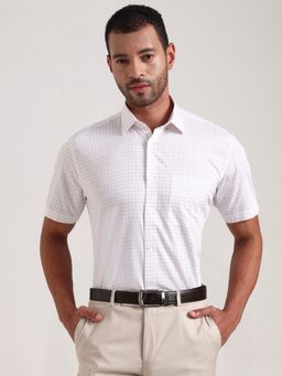 JadeBlue - Men White Pure Cotton Checked Regular Fit Formal Shirt
