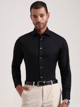 JadeBlue - Men Black Pure Cotton Solid Slim Fit Formal Shirt
