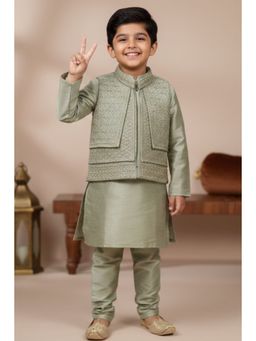 Lagorii - Green Silk Blend Embroidered Kurta With Pyjama & Jacket
