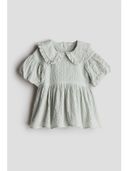 Green color option, Sold out, Currently selected