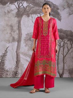 THREE-THREE - Pink Crepe V-Neck Printed Kurta with Pant and Dupatta