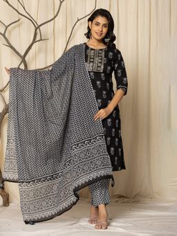 MEENA BAZAAR - Black Floral Printed Women Kurta with Pant and Dupatta