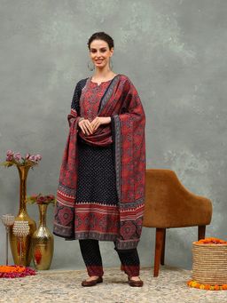 MEENA BAZAAR - Black Women Floral Printed Kurta with Pant and Dupatta