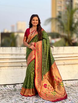 ELITE WEAVES - Green Woven Bandhani Paithani Fusion Silk Saree With Unstitched Blouse